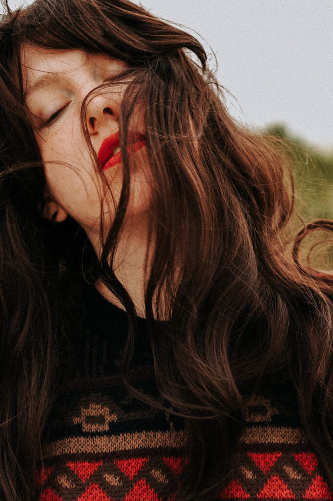 Portraitfotografie Ideen Haare im Wind Nordsee